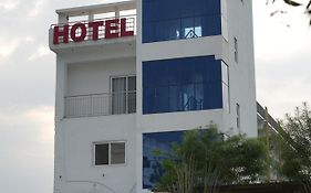 Hotel Parmanand Garden